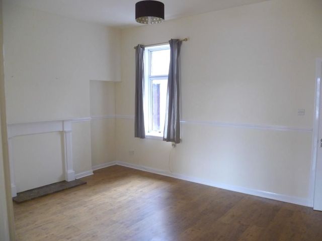  Image of 2 bedroom Flat to rent in Station Road Thornton Kirkcaldy KY1 at Glenrothes Fife Fife, KY1 4AY