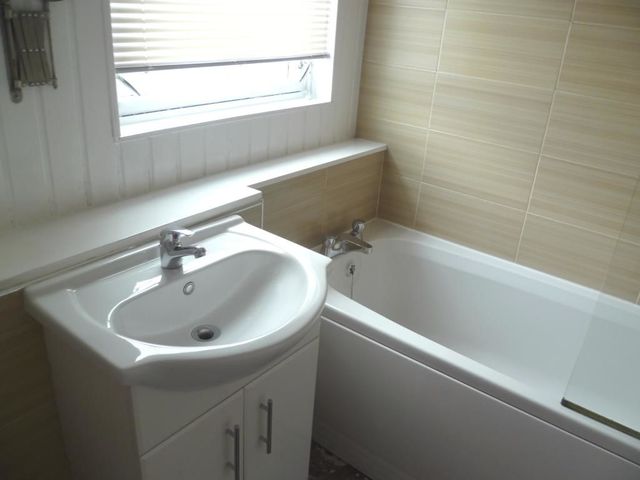  Image of 2 bedroom Flat to rent in Station Road Thornton Kirkcaldy KY1 at Glenrothes Fife Fife, KY1 4AY
