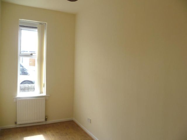  Image of 2 bedroom Flat to rent in Station Road Thornton Kirkcaldy KY1 at Glenrothes Fife Fife, KY1 4AY