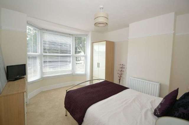  Image of 3 bedroom Terraced house for sale in Station Road Topsham Exeter EX3 at Topsham, EX3 0DS