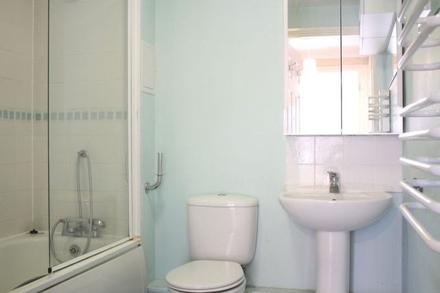  Image of 2 bedroom Flat to rent in Candle Street London E1 at Candle Street  London, E1 4RX