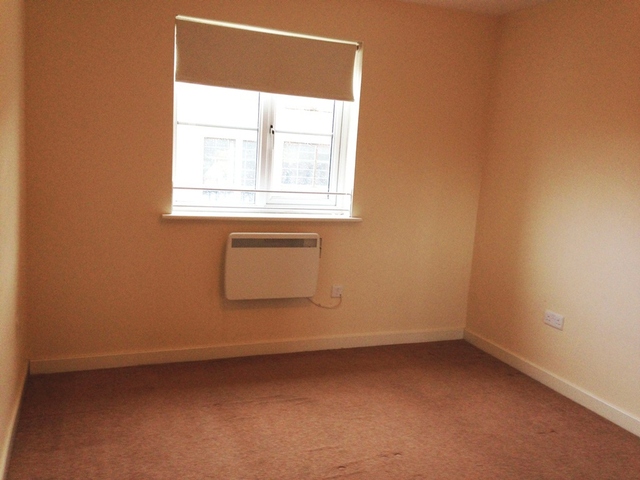  Image of 3 bedroom Flat to rent in Stirrat Crescent Paisley PA3 at Paisley Renfrewshire Renfrewshire, PA3 1RA