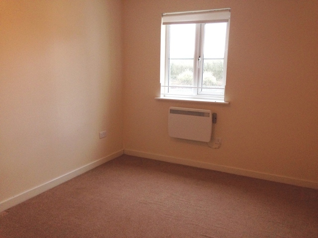  Image of 3 bedroom Flat to rent in Stirrat Crescent Paisley PA3 at Paisley Renfrewshire Renfrewshire, PA3 1RA