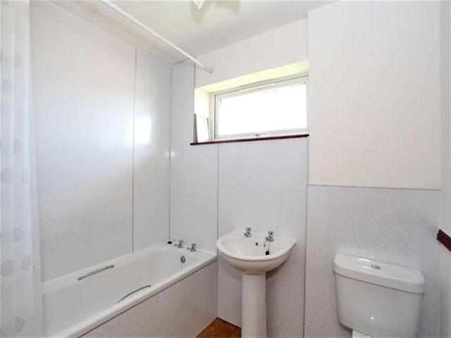  Image of 1 bedroom Flat to rent in Stonefield Drive Inverurie AB51 at Inverurie Aberdeenshire Aberdeenshire, AB51 4DZ