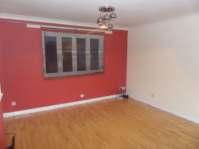  Image of 1 bedroom Flat for sale in Stroudley Avenue Drayton Portsmouth PO6 at Stroudley Avenue  Portsmouth, PO6 1RF
