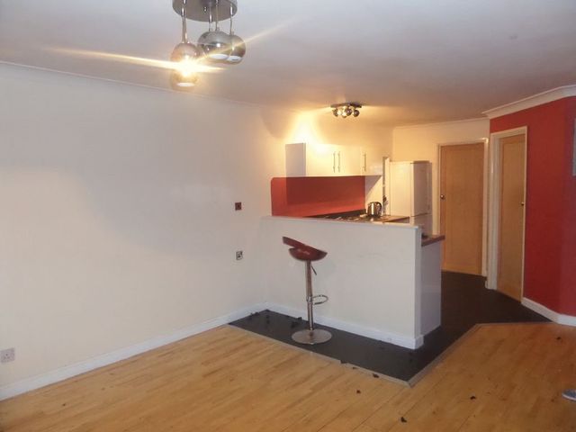  Image of 1 bedroom Flat for sale in Stroudley Avenue Drayton Portsmouth PO6 at Stroudley Avenue  Portsmouth, PO6 1RF