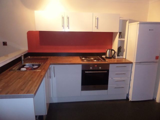  Image of 1 bedroom Flat for sale in Stroudley Avenue Drayton Portsmouth PO6 at Stroudley Avenue  Portsmouth, PO6 1RF