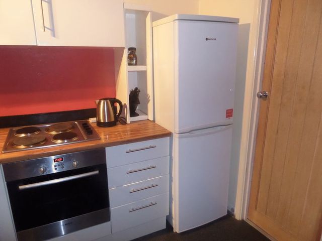  Image of 1 bedroom Flat for sale in Stroudley Avenue Drayton Portsmouth PO6 at Stroudley Avenue  Portsmouth, PO6 1RF