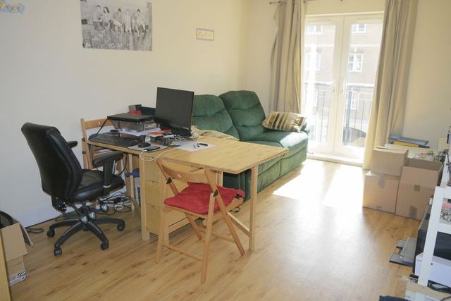  Image of 2 bedroom Flat for sale in Coxhill Way Aylesbury HP21 at Summers House Coxhill Way Aylesbury, HP21 8FN