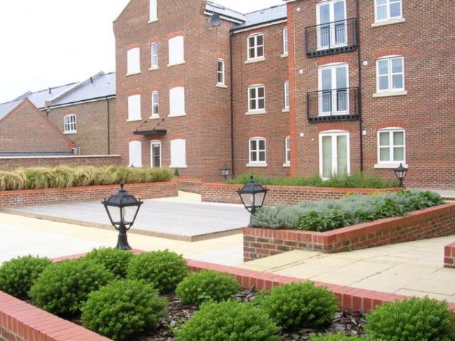  Image of 2 bedroom Flat for sale in Coxhill Way Aylesbury HP21 at Summers House Coxhill Way Aylesbury, HP21 8FN