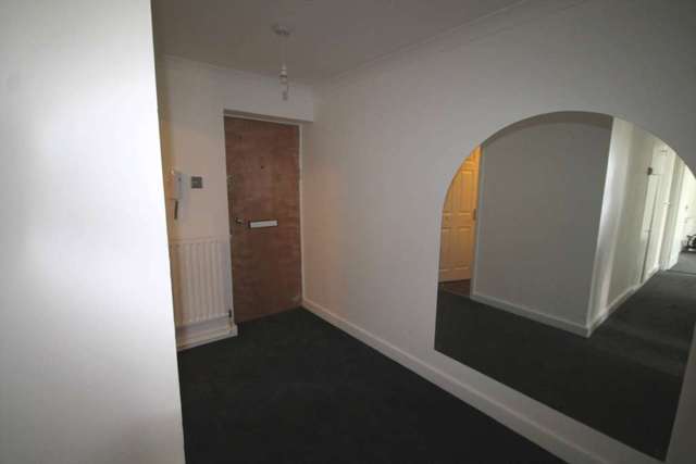  Image of 2 bedroom Flat to rent in Sun Court Erith DA8 at Sun Court  Erith, DA8 2DZ