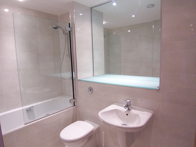  Image of 2 bedroom Apartment to rent in Channel Way Ocean Village Southampton SO14 at 31 Channel Way Ocean Village Southampton, SO14 3JB