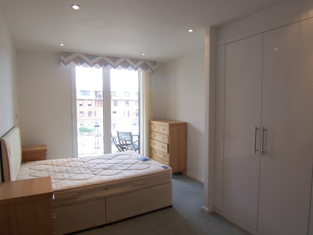  Image of 2 bedroom Apartment to rent in Channel Way Ocean Village Southampton SO14 at 31 Channel Way Ocean Village Southampton, SO14 3JB
