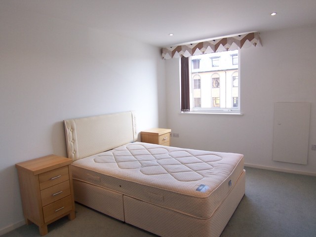 Image of 2 bedroom Apartment to rent in Channel Way Ocean Village Southampton SO14 at 31 Channel Way Ocean Village Southampton, SO14 3JB