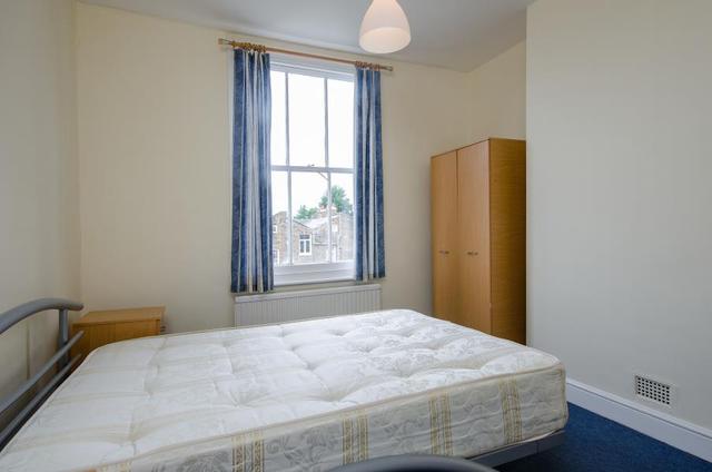  Image of 3 bedroom Flat to rent in Sussex Way London N7 at London, N7 6RR