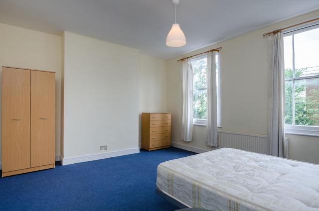  Image of 3 bedroom Flat to rent in Sussex Way London N7 at London, N7 6RR