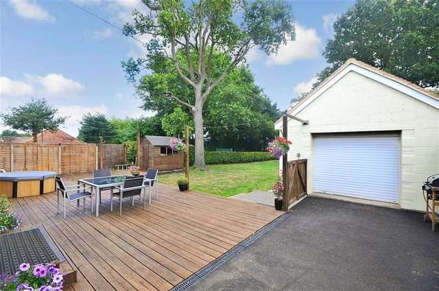  Image of 4 bedroom Bungalow for sale in Sutton Road Maidstone ME15 at Maidstone Kent Maidstone, ME15 9BJ