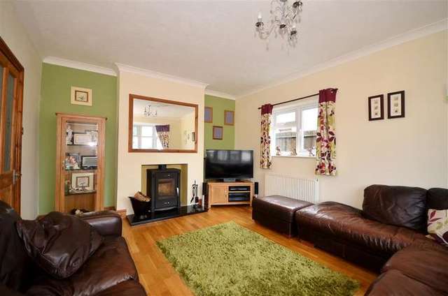  Image of 4 bedroom Bungalow for sale in Sutton Road Maidstone ME15 at Maidstone Kent Maidstone, ME15 9BJ