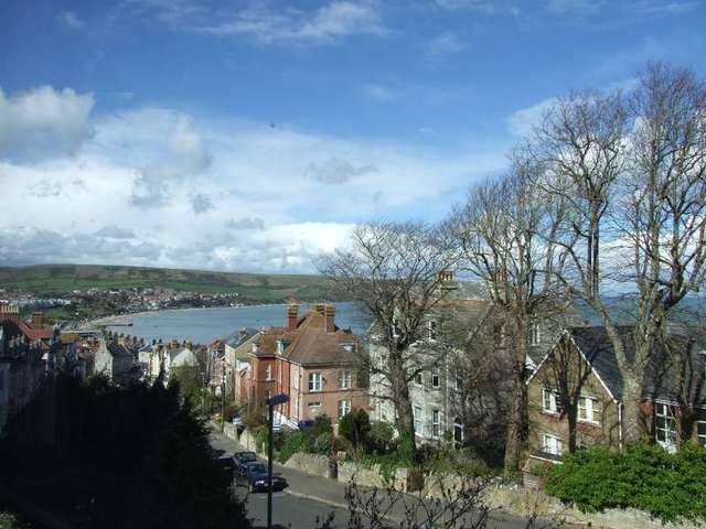  Image of 1 bedroom Flat to rent in Park Road Swanage BH19 at 56 Park Road  Swanage, BH19 2AE