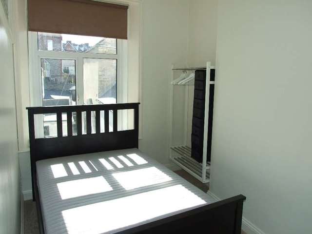  Image of 1 bedroom Flat to rent in Park Road Swanage BH19 at 56 Park Road  Swanage, BH19 2AE