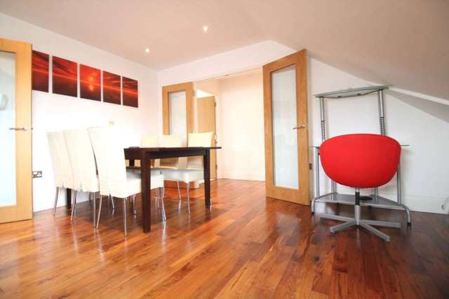  Image of 2 bedroom Apartment to rent in High Street Brentford TW8 at Tanyard House High Street Brentford, TW8 8LJ