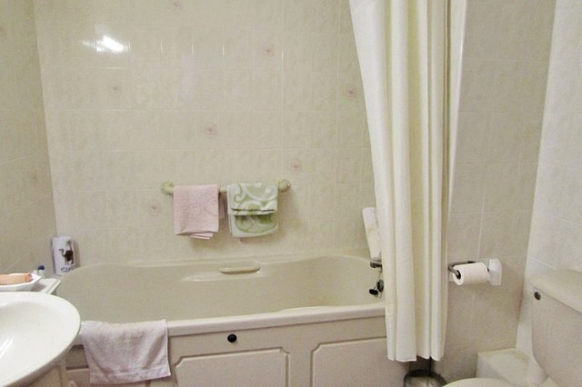  Image of 1 bedroom Retirement Property for sale in Colin Road Paignton TQ3 at Colin Road  Paignton, TQ3 2NQ