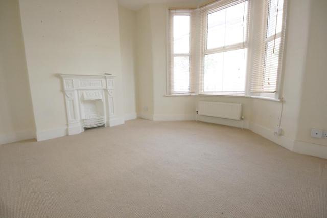  Image of 1 bedroom Flat to rent in Temple Dwellings Temple Street London E2 at Bethnal Green London Bethnal Green, E2 6QG