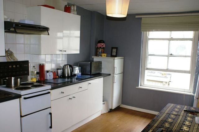  Image of 3 bedroom Terraced house for sale in The Square Moretonhampstead Newton Abbot TQ13 at The Square  Moretonhampstead, TQ13 8NF