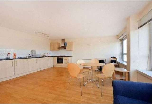  Image of 2 bedroom Flat to rent in Calderwood Street London SE18 at Calderwood Street Woolwich London, SE18 6JF