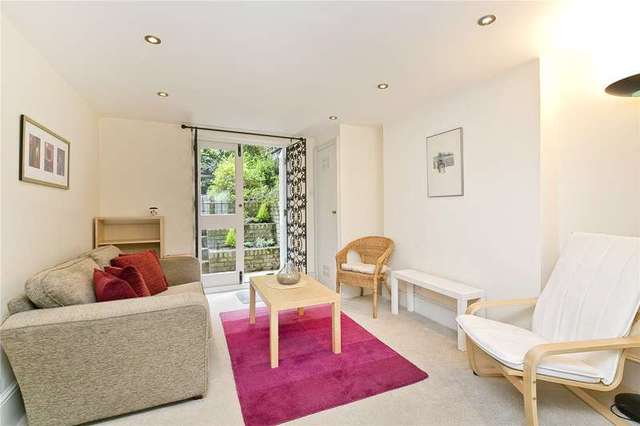  Image of 2 bedroom Flat to rent in Theberton Street London N1 at Barnsbury London Islington, N1 0QY