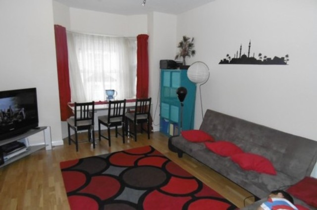  Image of 2 bedroom Apartment to rent in Third Avenue London E12 at Third Avenue  Newham, E12 6DS