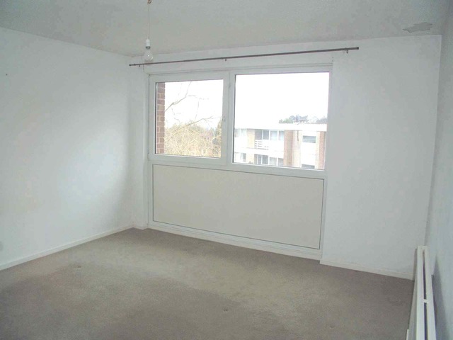  Image of 2 bedroom Flat to rent in Lemsford Road St. Albans AL1 at Lemsford Road  St Albans, AL1 3PE