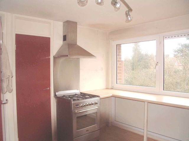  Image of 2 bedroom Flat to rent in Lemsford Road St. Albans AL1 at Lemsford Road  St Albans, AL1 3PE