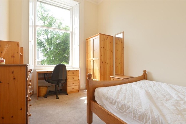  Image of 4 bedroom Flat to rent in Thirlestane Road Edinburgh EH9 at Marchmont Edinburgh Edinburgh, EH9 1AR