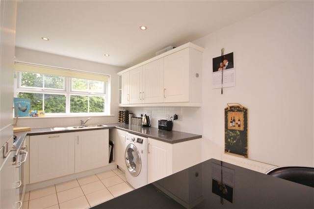  Image of 5 bedroom Detached house for sale in Robb Close Thirsk YO7 at Robb Close  Thirsk, YO7 1GG