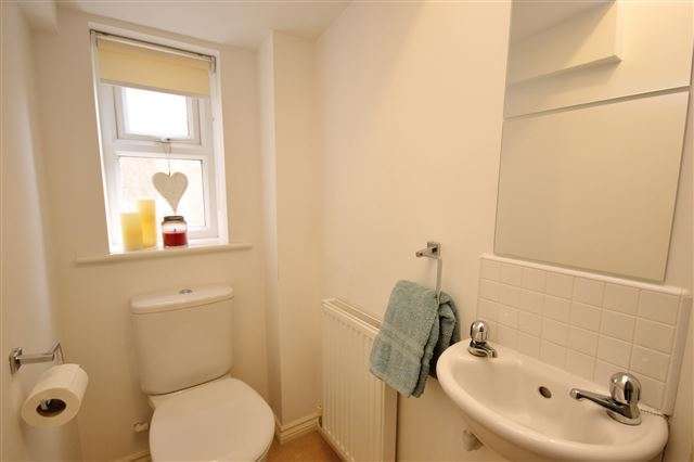  Image of 5 bedroom Detached house for sale in Robb Close Thirsk YO7 at Robb Close  Thirsk, YO7 1GG