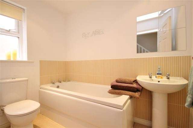  Image of 5 bedroom Detached house for sale in Robb Close Thirsk YO7 at Robb Close  Thirsk, YO7 1GG