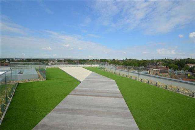  Image of 2 bedroom Apartment to rent in Flower Lane London NW7 at Mill Hill, NW7 2JA