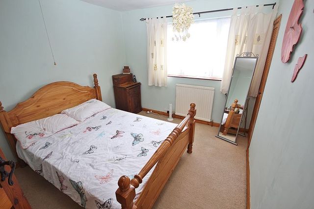  Image of 3 bedroom Detached house for sale in Luton Road Toddington Dunstable LU5 at Luton Road Toddington Toddington, LU5 6DG
