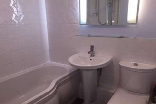  Image of 2 bedroom Terraced house to rent in County Street Totterdown Bristol BS4 at Bristol, BS4 3AG