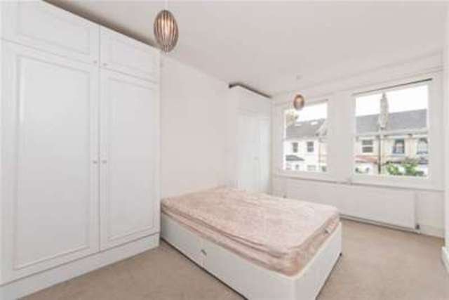  Image of 2 bedroom Maisonette to rent in Tournay Road London SW6 at London, SW6 7UF