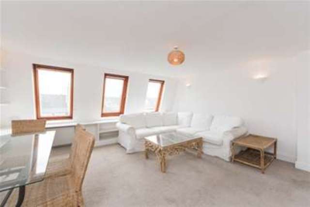  Image of 2 bedroom Maisonette to rent in Tournay Road London SW6 at London, SW6 7UF
