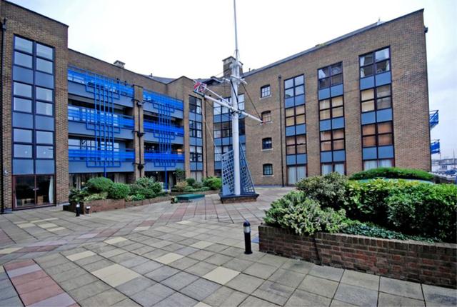  Image of 3 bedroom Apartment to rent in St. Katharines Way London E1W at London, E1W 1UR
