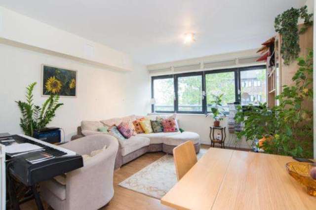  Image of 1 bedroom Flat for sale in Dalmeny Avenue London N7 at 127 Dalmeny Avenue London Holloway, N7 0JJ