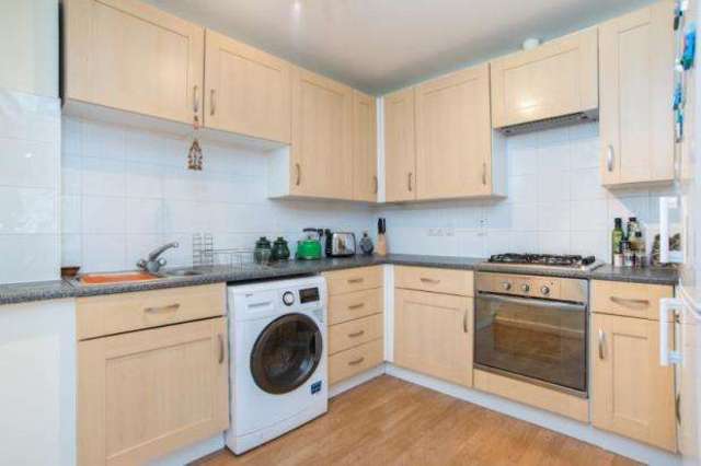  Image of 1 bedroom Flat for sale in Dalmeny Avenue London N7 at 127 Dalmeny Avenue London Holloway, N7 0JJ