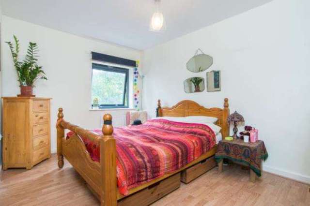  Image of 1 bedroom Flat for sale in Dalmeny Avenue London N7 at 127 Dalmeny Avenue London Holloway, N7 0JJ