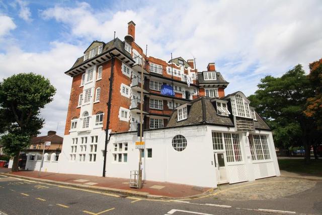  Image of Apartment to rent in Tunnel Avenue London SE10 at Greenwich, SE10 0SB