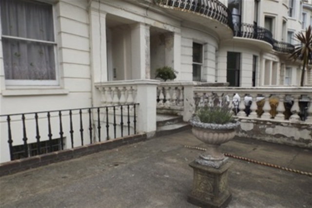  Image of 1 bedroom Flat to rent in Vernon Terrace Brighton BN1 at Brighton, BN1 3JG
