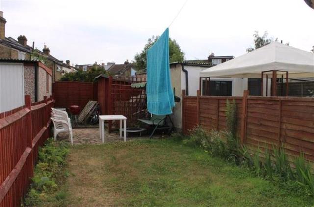  Image of 3 bedroom Detached house to rent in Vicarage Road Croydon CR0 at Vicarage Road  CROYDON, CR0 4JS