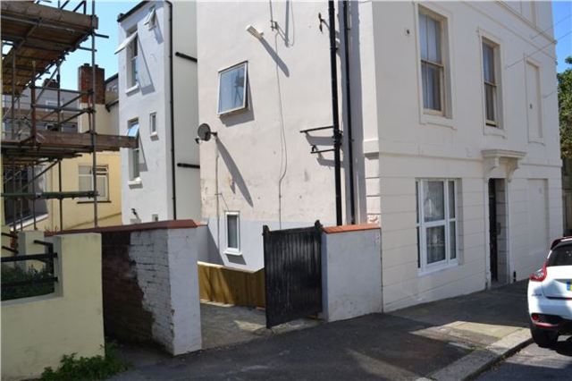  Image of 1 bedroom Flat for sale in Villa Road St. Leonards-on-Sea TN37 at East Sussex, TN37 6EJ